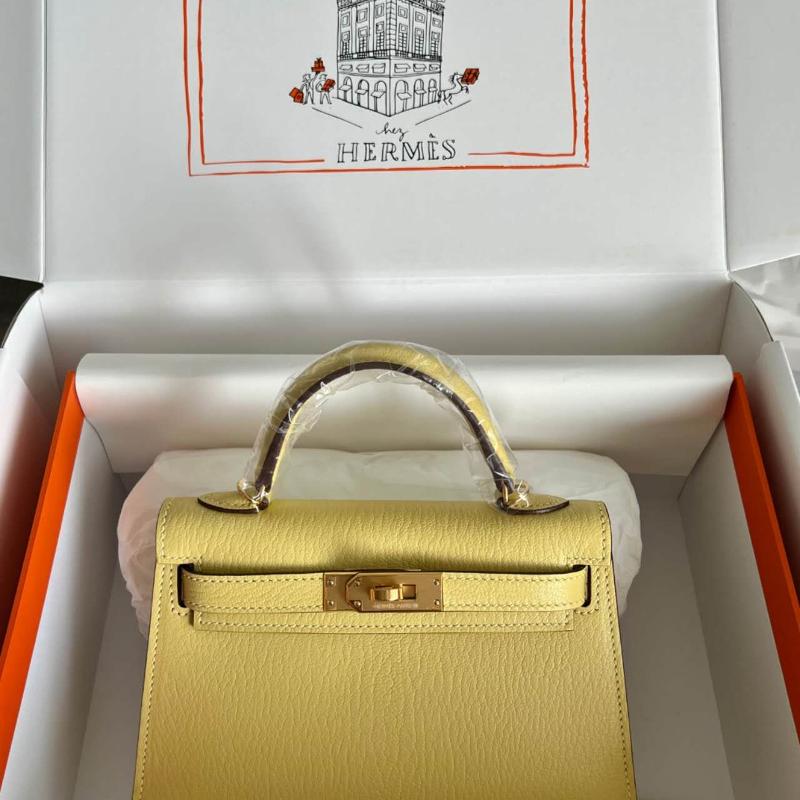 Hermes Kelly 19 Second Generation Goat Skin Gold Buckle Chicken Yellow